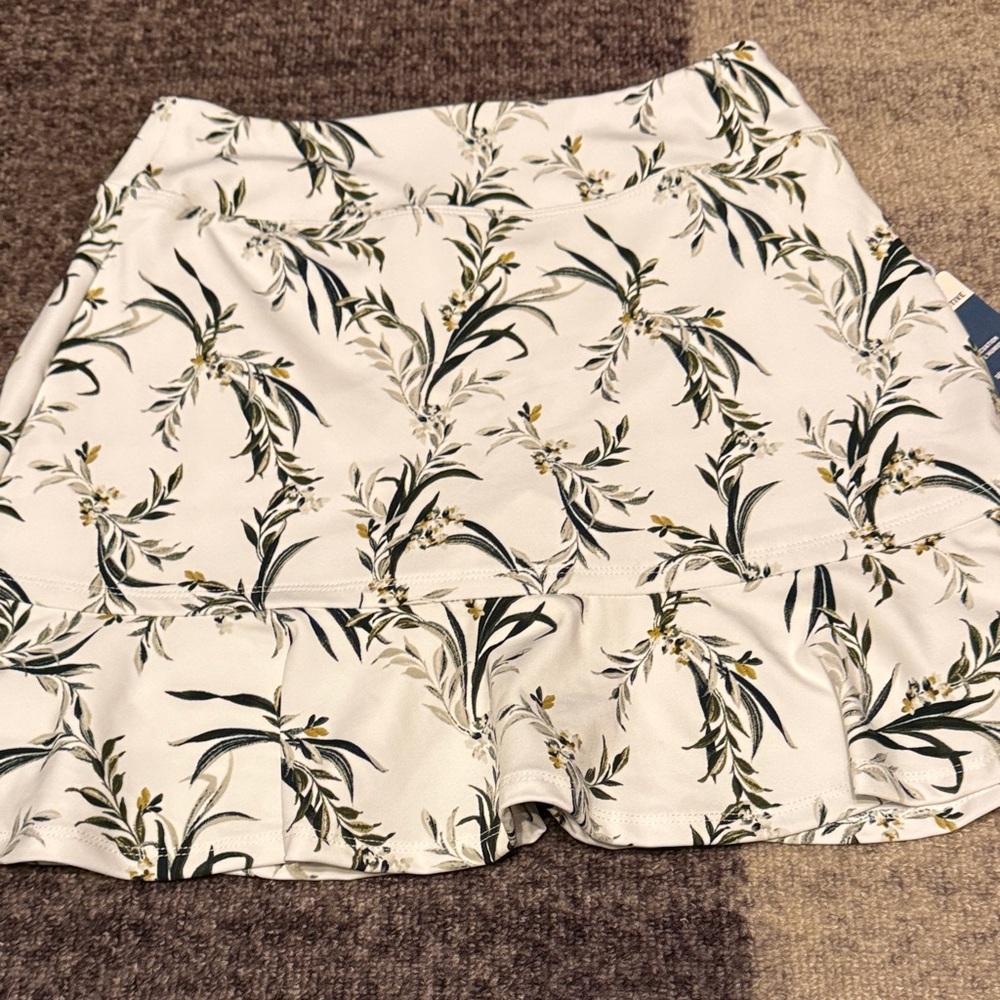 Tommy Bahama White and Green Floral Active Skort